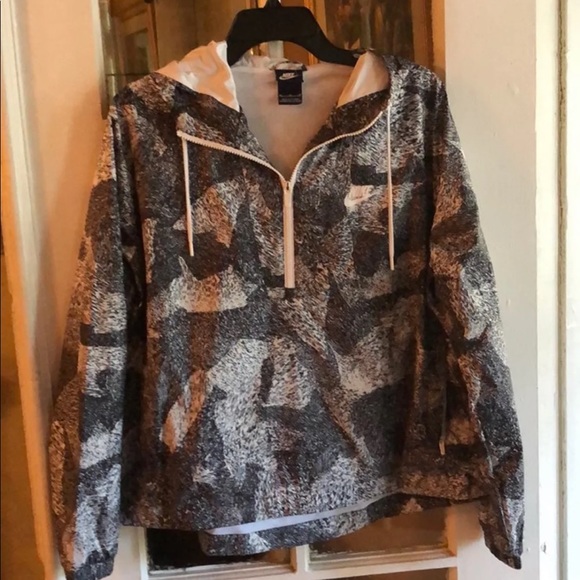 Nike NSW Pullover Lightweight Hoodie Jacket Size Women’s Medium Black/White - Picture 3 of 7